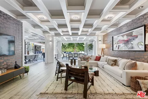 4555 Densmore Ave, Encino, CA 91436