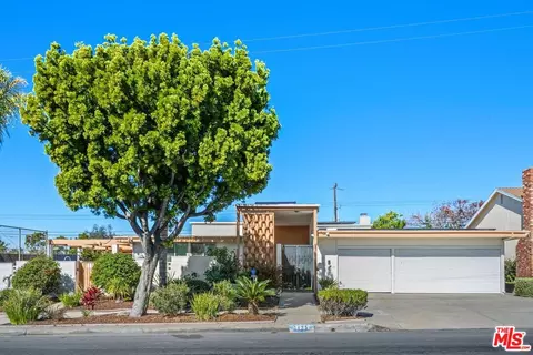 5435 W 64th St, Los Angeles, CA 90056