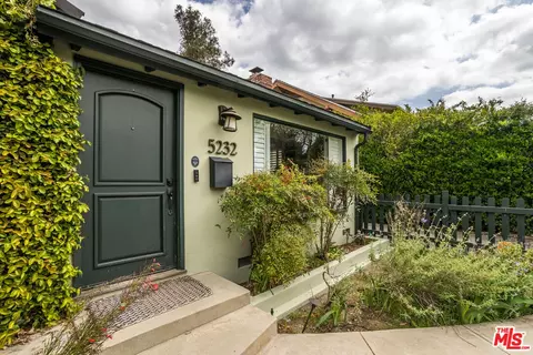 5232 Irvine Ave, North Hollywood, CA 91601