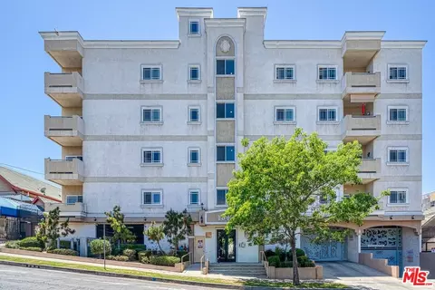 1043 S Kenmore Ave #201, Los Angeles, CA 90006