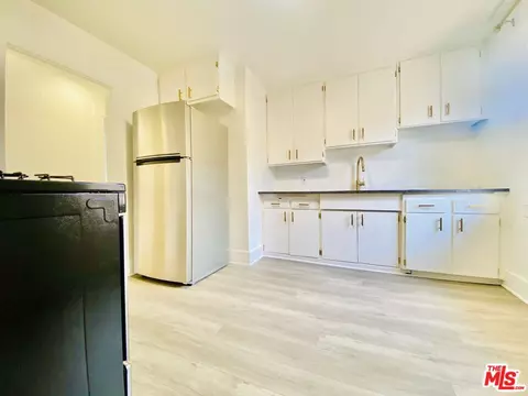 1474 W Vernon Ave, Los Angeles, CA 90062