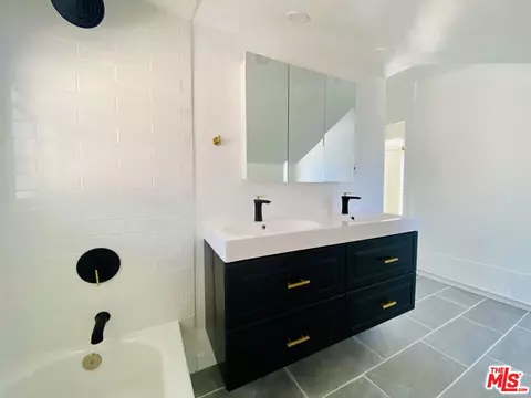 1474 W Vernon Ave, Los Angeles, CA 90062