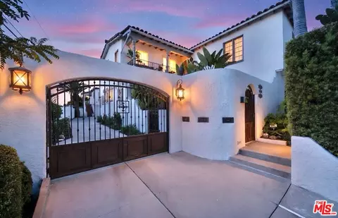 1361 S Tremaine Ave, Los Angeles, CA 90019