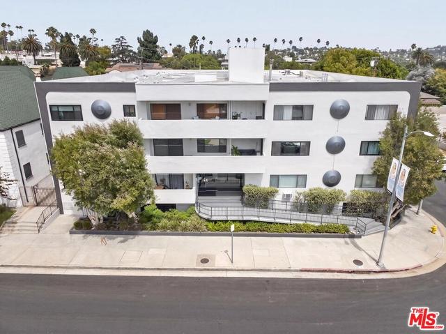 1930 N Vermont Ave #204, Los Angeles, CA 90027