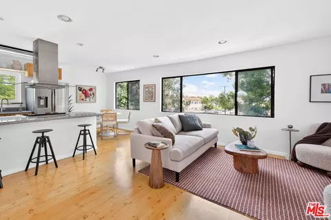 1930 N Vermont Ave #204, Los Angeles, CA 90027