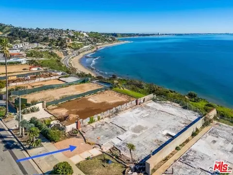 18414 Coastline Dr, Malibu, CA 90265