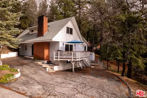 2595 Sunset Dr, Running Springs, CA 92382