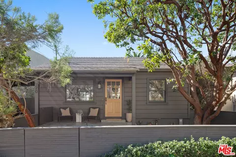2220 6th St, Santa Monica, CA 90405