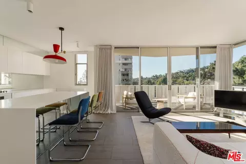 4411 Los Feliz Blvd #702, Los Angeles, CA 90027
