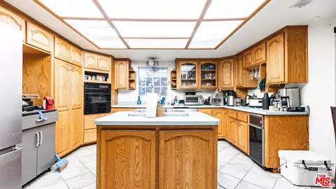 Kitchen - 23876 Crest Forest Dr, Crestline, CA 92325 photo 2 of 4