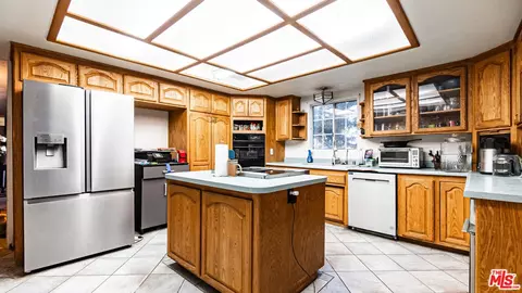 Kitchen - 23876 Crest Forest Dr, Crestline, CA 92325 photo 3 of 4