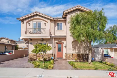 2005 Robinson St #B, Redondo Beach, CA 90278