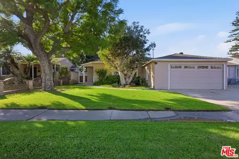 15381 Pacific St, Midway City, CA 92655