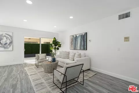 1750 Camino Palmero St #237, Los Angeles, CA 90046