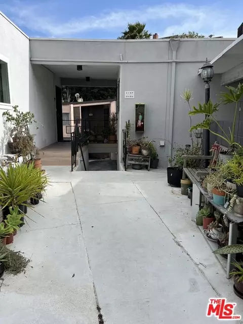 4431 Don Ricardo Dr #10, Los Angeles, CA 90008