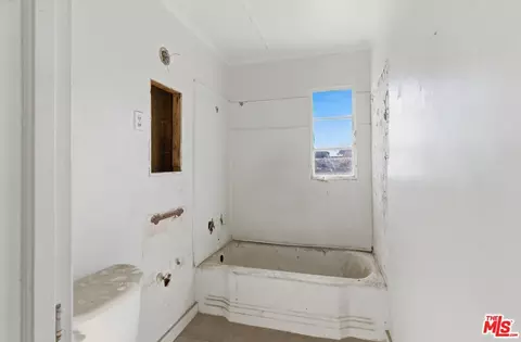 13879 Carson St, Trona, CA 93562 photo 18