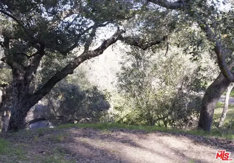 21050 Winfield Rd, Topanga, CA 90290