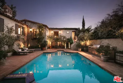 1437 Queens Rd, Los Angeles, CA 90069