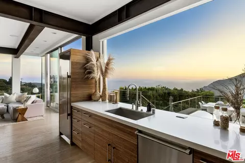 2915 Tuna Canyon Rd, Topanga, CA 90290