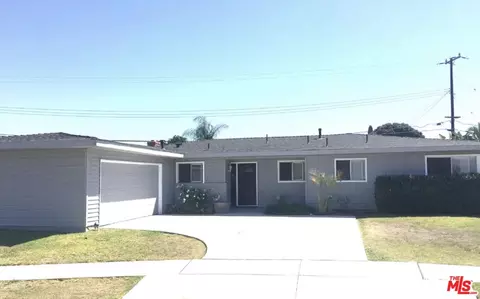 895 Sonora Rd, Costa Mesa, CA 92626