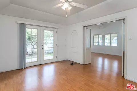 Living - 1025 E Garfield Ave, Glendale, CA 91205 photo 3 of 4