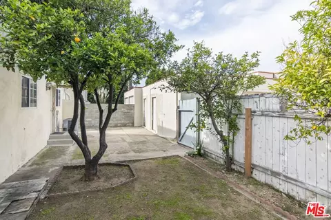 Exterior - 1025 E Garfield Ave, Glendale, CA 91205 photo 4 of 6