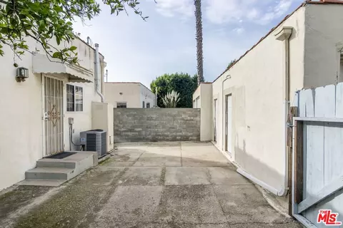 Exterior - 1025 E Garfield Ave, Glendale, CA 91205 photo 5 of 6