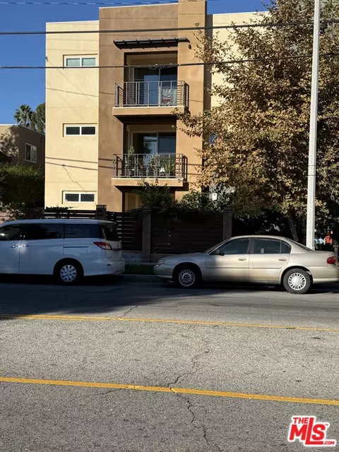 14104 W Monroe Pl, Van Nuys, CA 91405