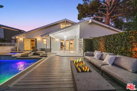 7377 Pyramid Pl, Los Angeles, CA 90046