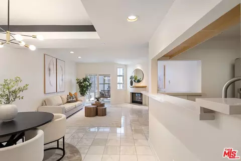 171 N Church Ln #619, Los Angeles, CA 90049