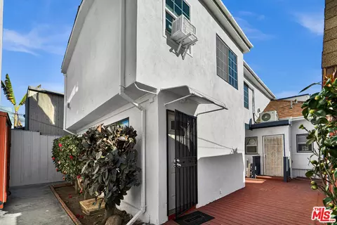 Exterior - 615 Sunset Ave, Venice, CA 90291 photo 6 of 13
