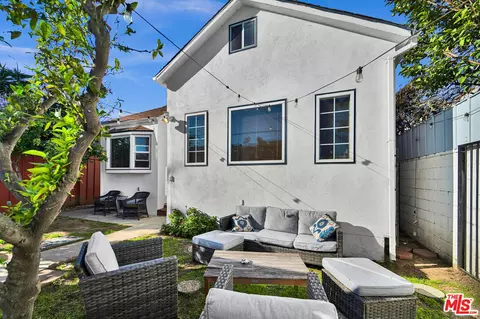 Exterior - 615 Sunset Ave, Venice, CA 90291 photo 12 of 13