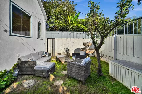 Exterior - 615 Sunset Ave, Venice, CA 90291 photo 11 of 13