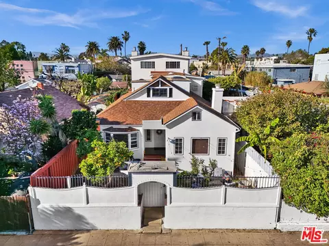 Exterior - 615 Sunset Ave, Venice, CA 90291 photo 4 of 13