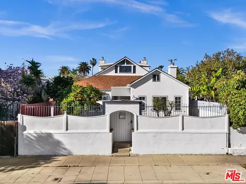 Exterior - 615 Sunset Ave, Venice, CA 90291 photo 2 of 13