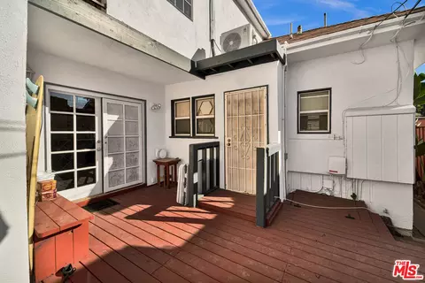 Exterior - 615 Sunset Ave, Venice, CA 90291 photo 5 of 13