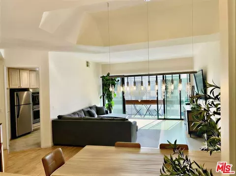 750 S Bundy Dr #203, Los Angeles, CA 90049