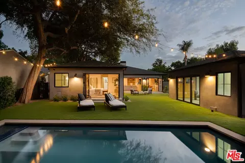 12227 La Maida St, Valley Village, CA 91607