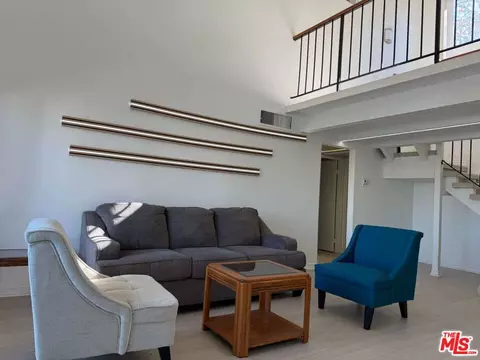 18350 Hatteras St #278, Tarzana, CA 91356