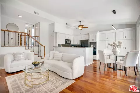 350 N Clybourn Ave #36, Burbank, CA 91505