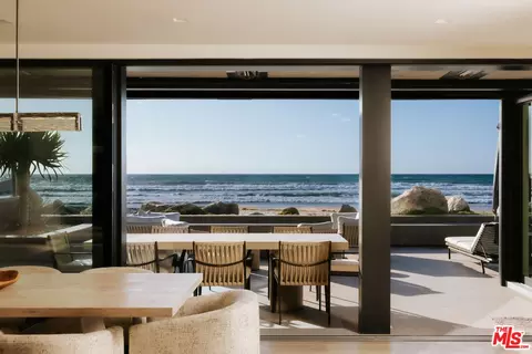 Dining - 3000 Sandy Ln, Del Mar, CA 92014 photo 1 of 2