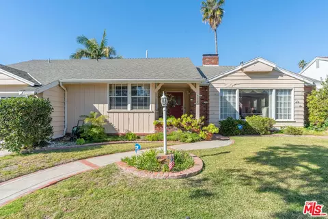 5925 S Chariton Ave, Los Angeles, CA 90056