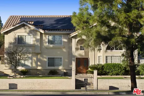 20741 Devonshire St, Chatsworth, CA 91311