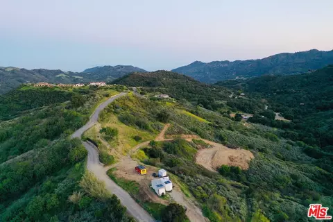 2000 Corsham Rd, Topanga, CA 90290