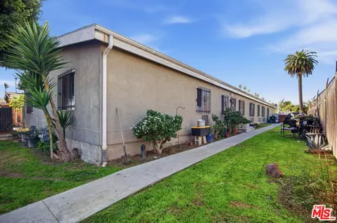 8027 S Figueroa St, Los Angeles, CA 90003