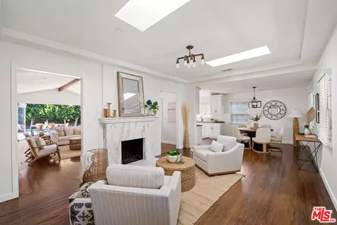 5732 Mammoth Ave, Valley Glen, CA 91401