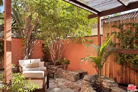 2076 Watson St, Glendale, CA 91201 photo 8