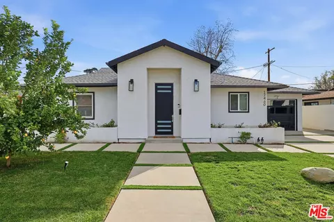 17460 Cohasset St, Van Nuys, CA 91406