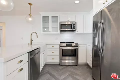 11645 Montana Ave #223, Los Angeles, CA 90049