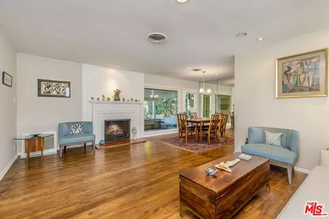 6050 Allott Ave, Van Nuys, CA 91401 photo 2